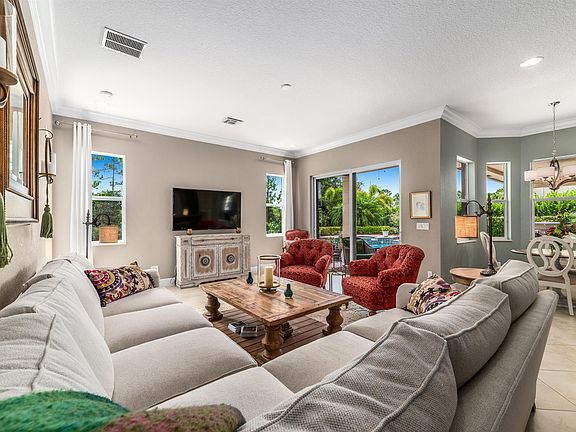 2nd image of 7423 SE Belle Maison Dr