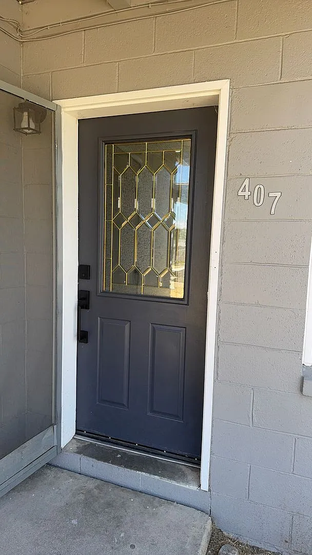 1 Bedroom Duplex in Roseville Available Now — Photo 1