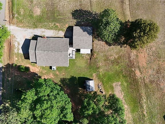 3rd image of 3903 38th Ave