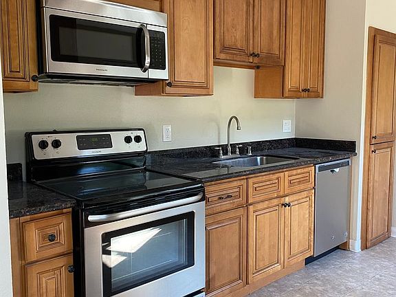 4th image of 4458 Pleasanton Ave APT 4