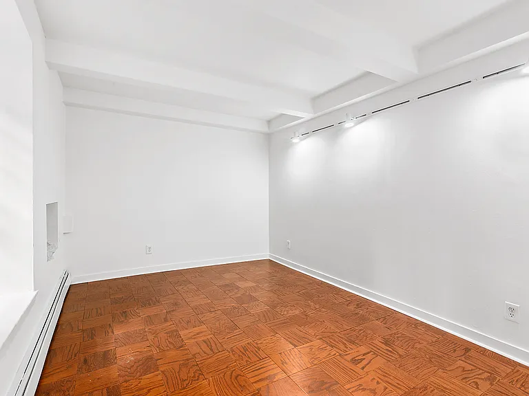 56 Perry St #GC — Photo 2