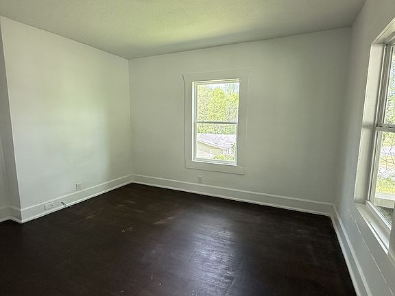 4th image of 1401 9th Ave