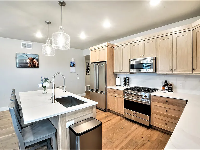 1145 E Helling Cir #103 — Photo 6