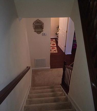 Stairwell from bedrooms to livingroom