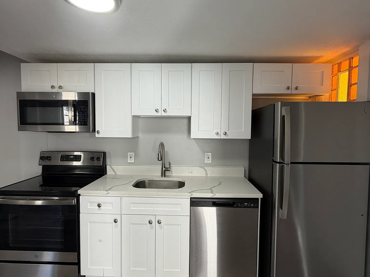 1 bed, 1.0 bath, 700 sqft, $1,350 — Photo 2