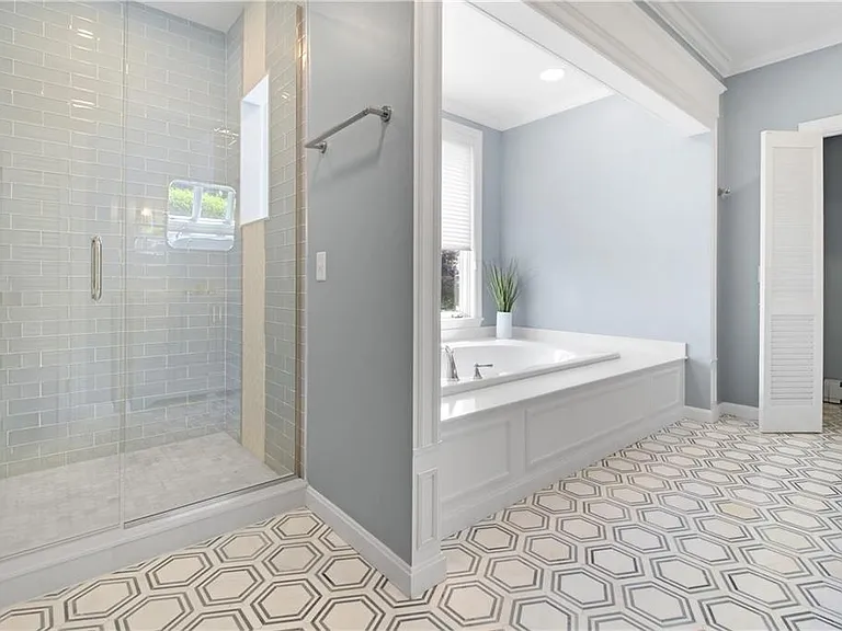 1 Harbor View Dr — Photo 37