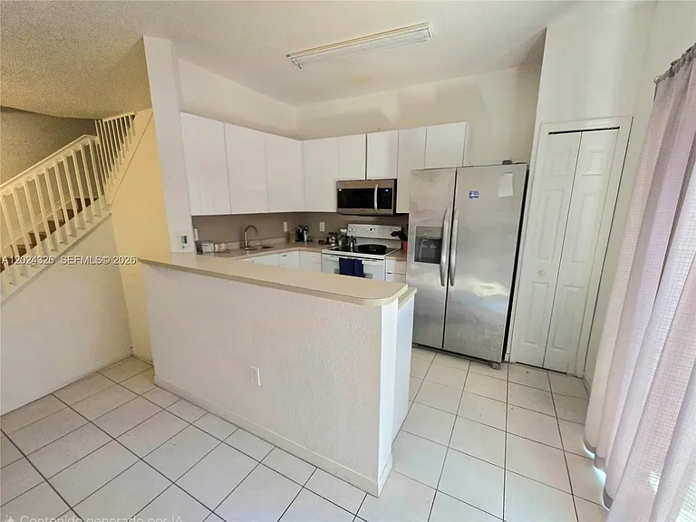 10778 NW 84th St #427 — Photo 3