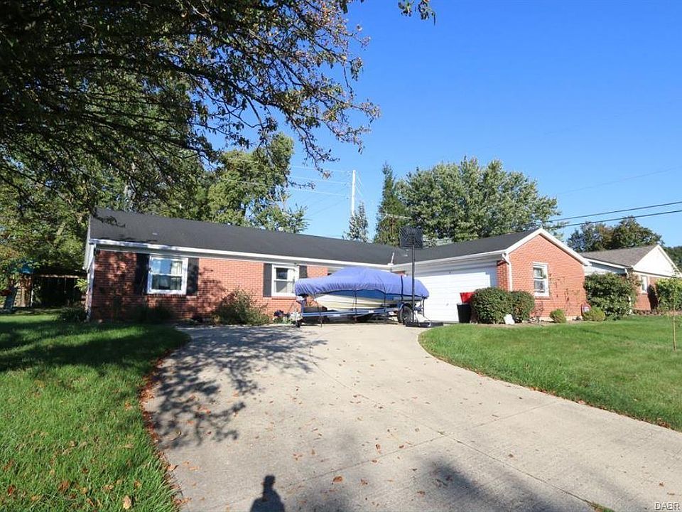 1st image of 29 Sunderland Dr