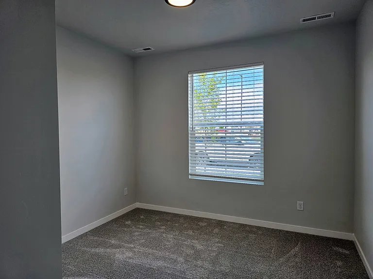 515 Hamlow Ave — Photo 6
