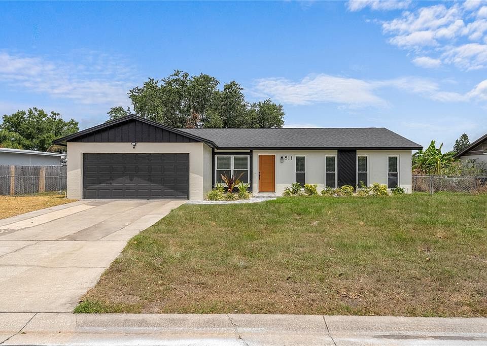 1st image of 811 FRUITWOOD DRIVE