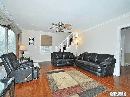 5th image of 184 Broad St