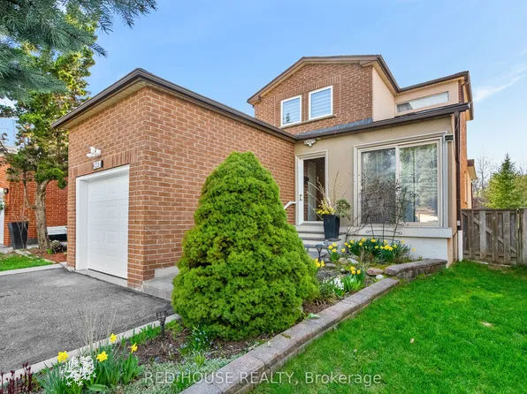 4330 Forest Fire Ln, Mississauga, ON L4W 3P4