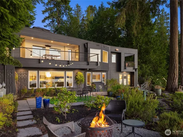 12145 Arrow Point Loop NE, Bainbridge Island, WA 98110