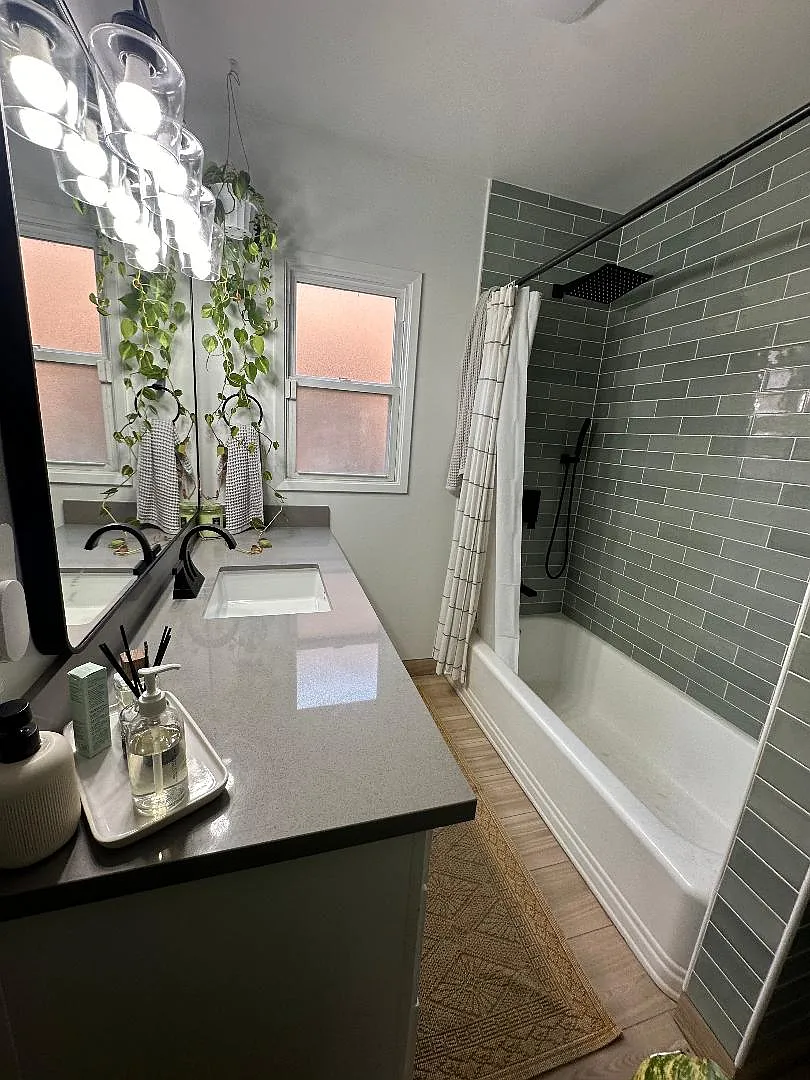 Building Photo - 9 Cerritos Ave #5