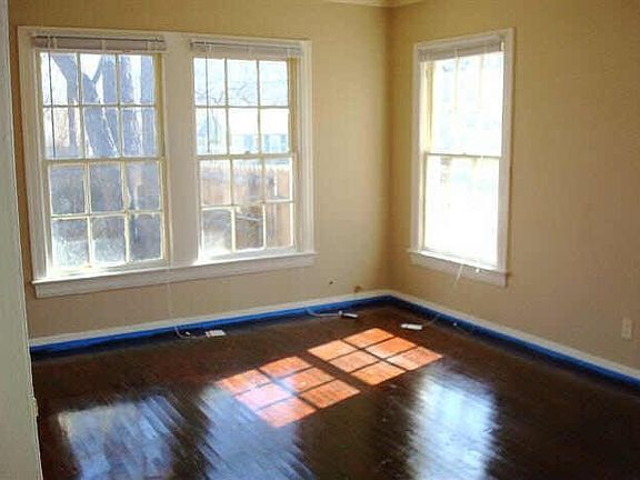 5th image of 2302 Roanoke Ave