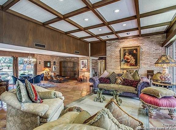 5th image of 6911 Oakridge Dr