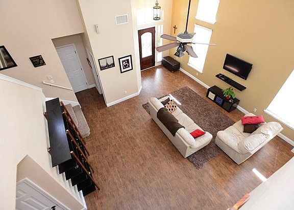 3rd image of 1001 Tom Seaver Pl