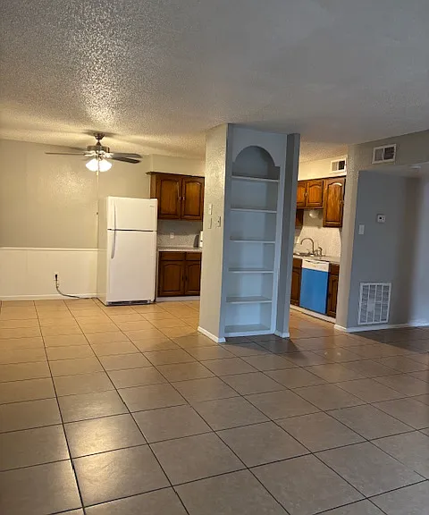 4018 Holly Rd #8 — Photo 1