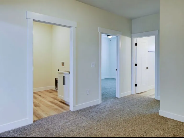 2875 Cody Dr #7 — Photo 17