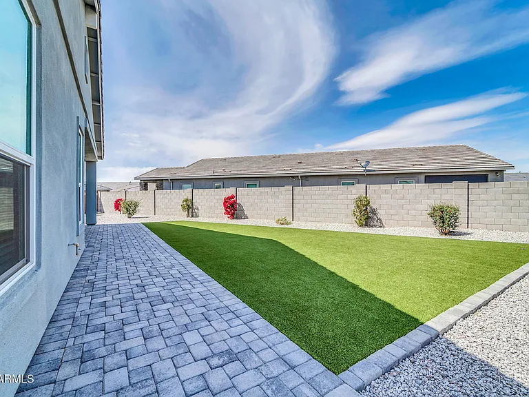 10518 W Albert Ln — Photo 33