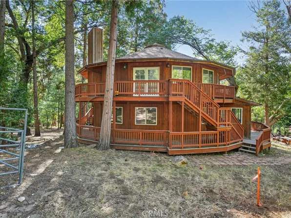 26020 Hemstreet Pl, Idyllwild, CA 92549