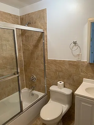 Rented by Salon Realty Corp | media 10