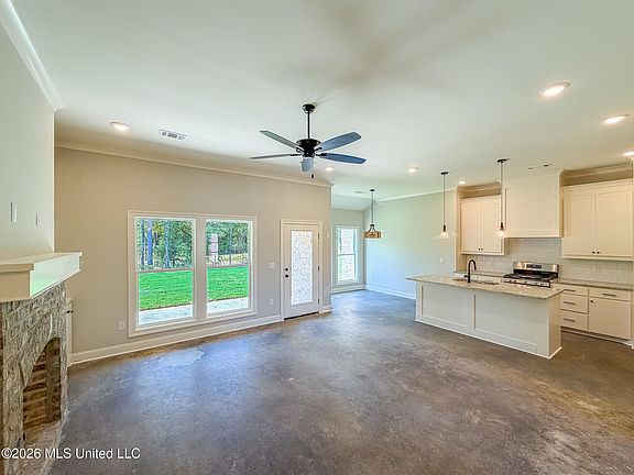 2nd image of 999 Riverside Ln