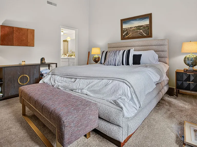 30 Village Green Cir — Photo 16