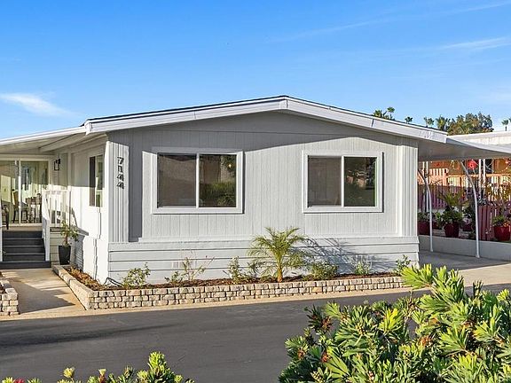 2nd image of 7144 Santa Rosa St