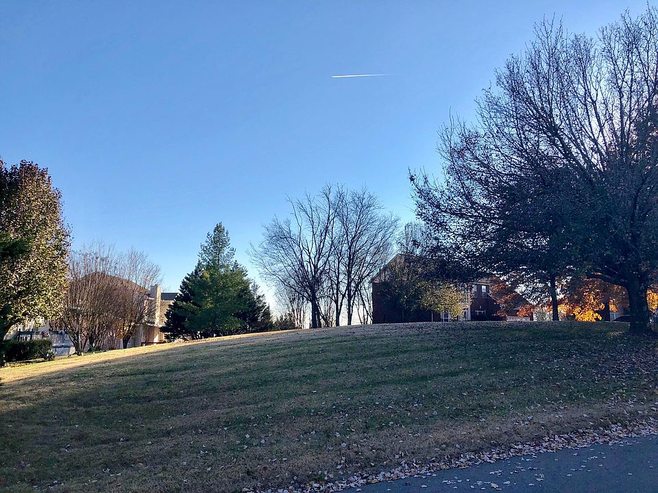 2nd image of 102 Park Ct