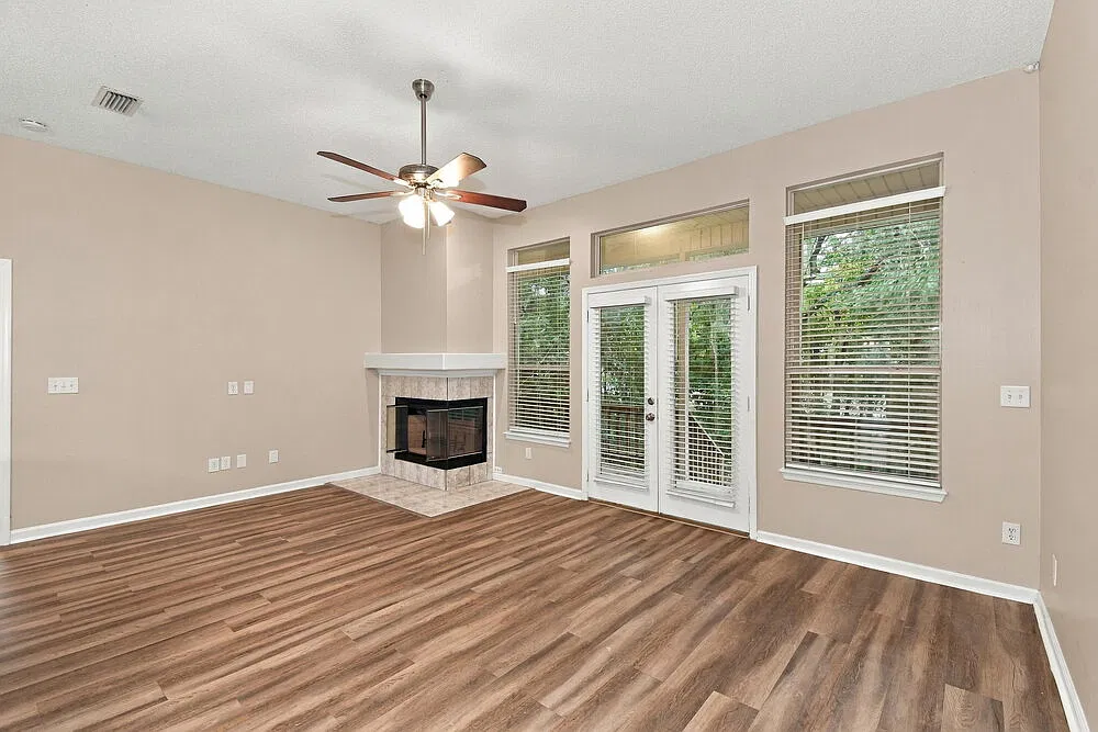 4 bed, 2.0 bath, 2154 sqft, $2,925 — Photo 4