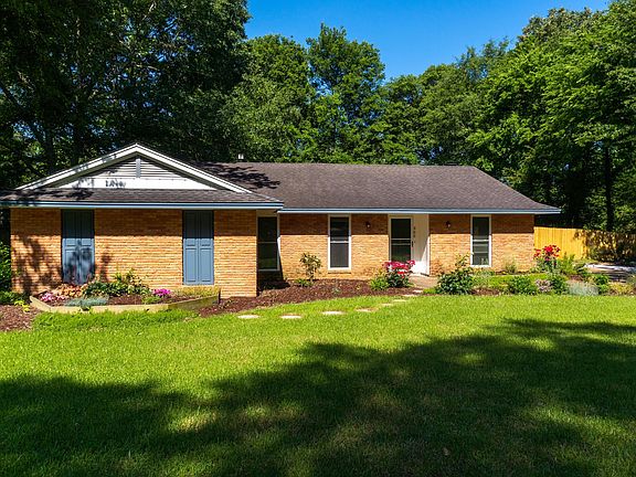 2nd image of 302 Briarwick Dr