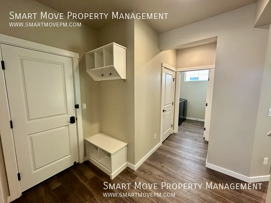 Spacious & Modern Living in the Heart of Meridian — Photo 3