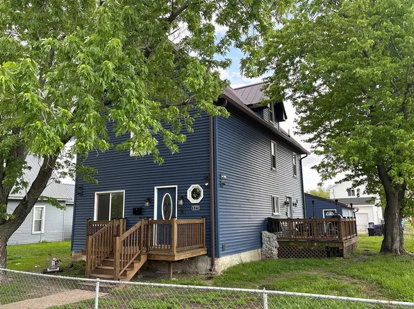 527 6th Ave SW, Cedar Rapids, IA 52404