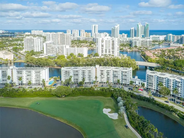 300 Diplomat Pkwy APT 711, Hallandale, FL 33009