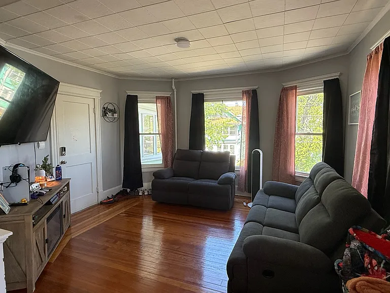 564 Springfield St #2 — Photo 2