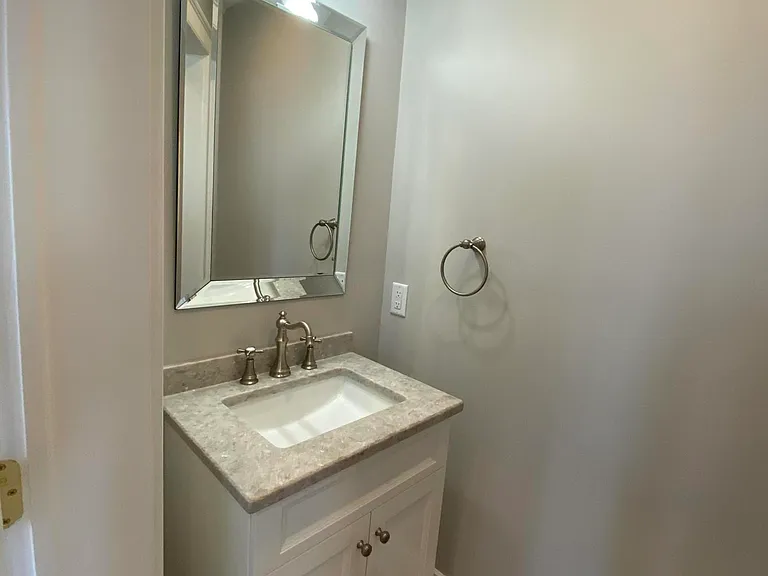 410 Lake Ave — Photo 7