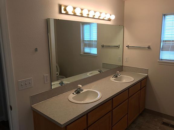 3rd image of 8413 NE 56th St