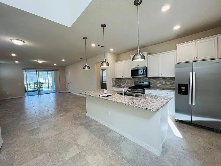 7236 Oakmoss Loop — Photo 4