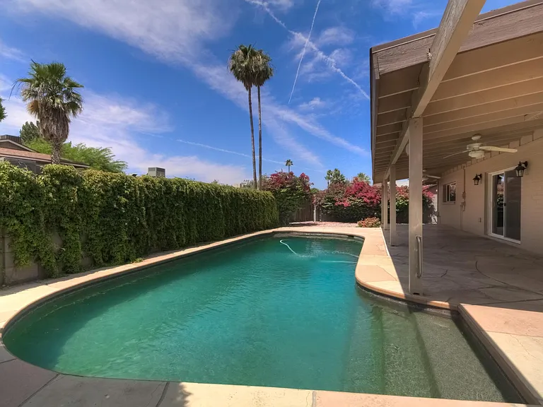 1737 E Pebble Beach Dr — Photo 2