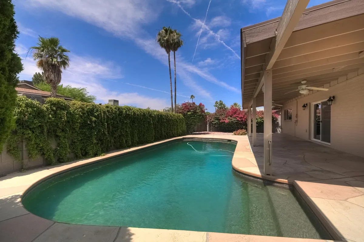 Building Photo - 1737 E Pebble Beach Dr