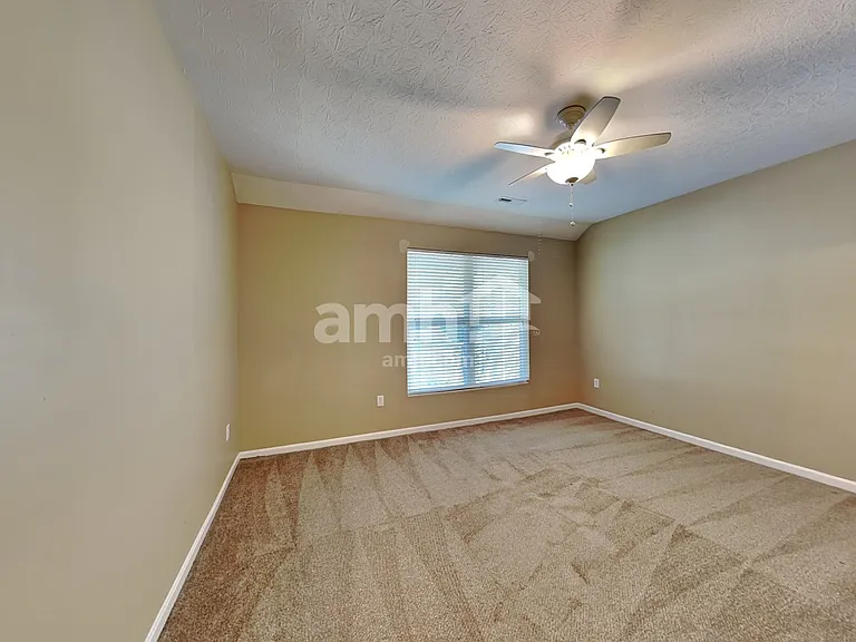4207 N Yorkshire Sq — Photo 12