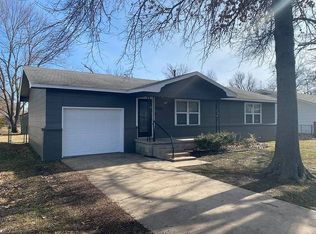 420 S Thompson St, Vinita, OK 74301
