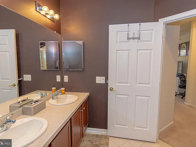 832 Timberlake Dr — Photo 17