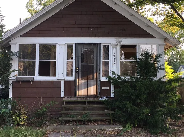 1212 Wells Pl, Kalamazoo, MI 49001