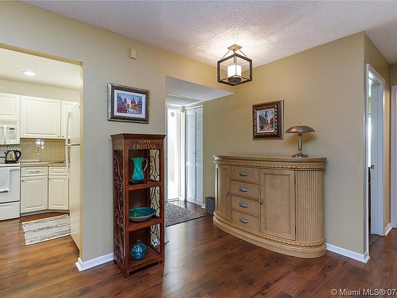 5th image of 4748 NW 22nd St #4298