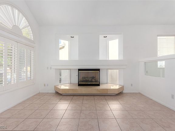 4th image of 10792 Spruce Bough St