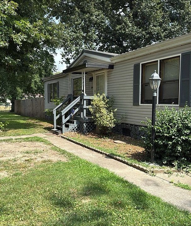 1st image of 200 E Blake St