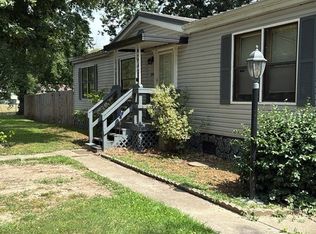 200 E Blake St, Benton, IL 62812