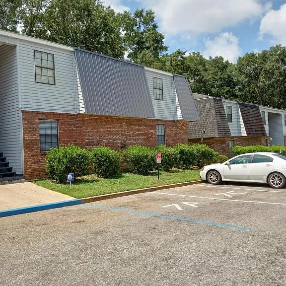 300 Apache Dr #7C — Photo 1